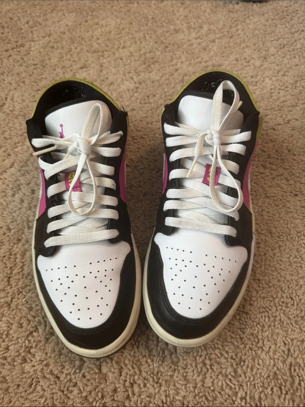 Nike women’s “spray paint” dunk low Sneakers